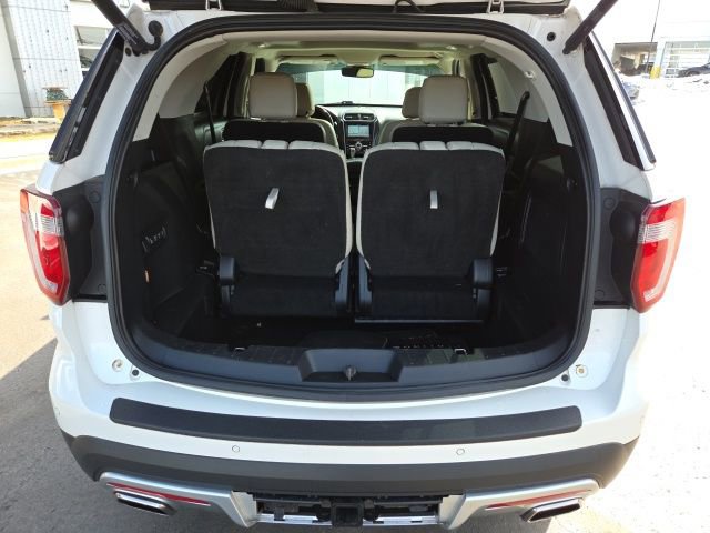 Used 2017 Ford Explorer Platinum image 25