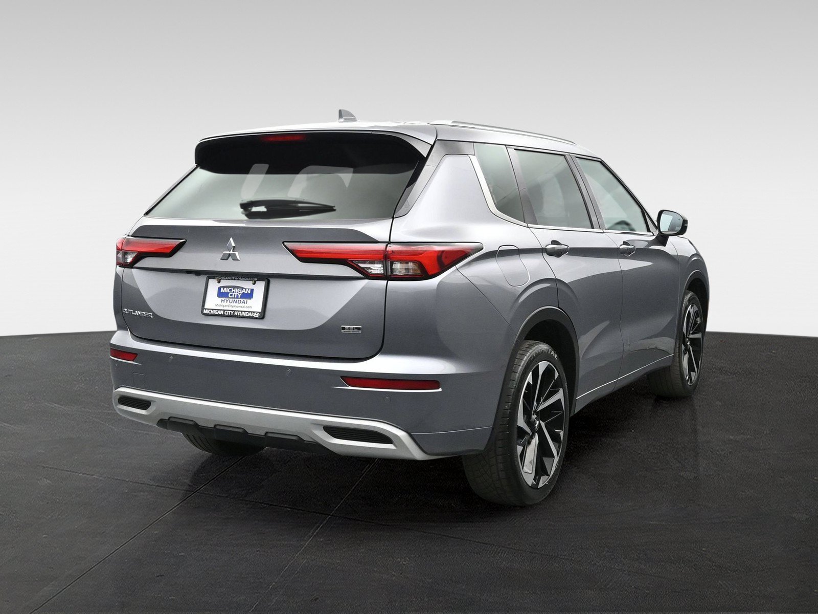 Used 2022 Mitsubishi Outlander SEL FWD image 4
