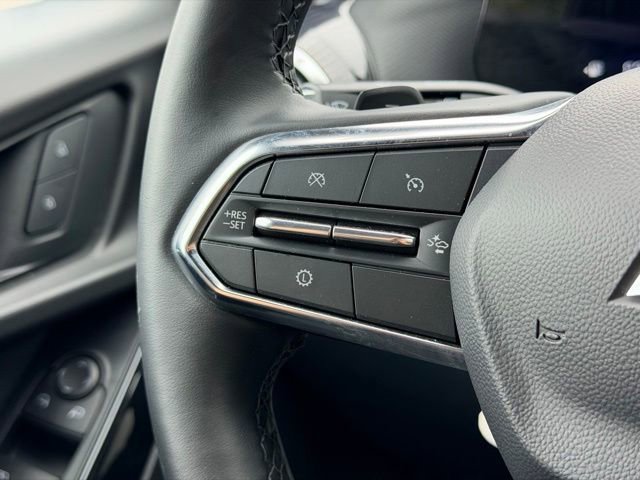 Used 2026 Chevrolet Equinox LT FWD image 8
