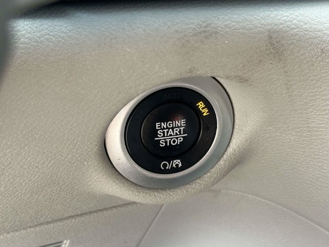 Used 2023 Chrysler Pacifica Touring-L FWD image 21