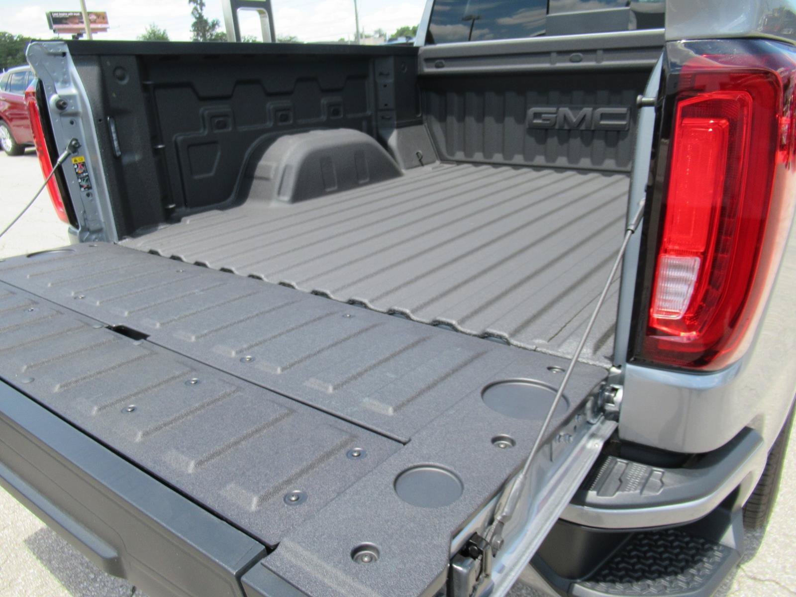 New 2026 GMC Sierra 1500 Denali w/ Denali Reserve Package AWD/4WD image 9