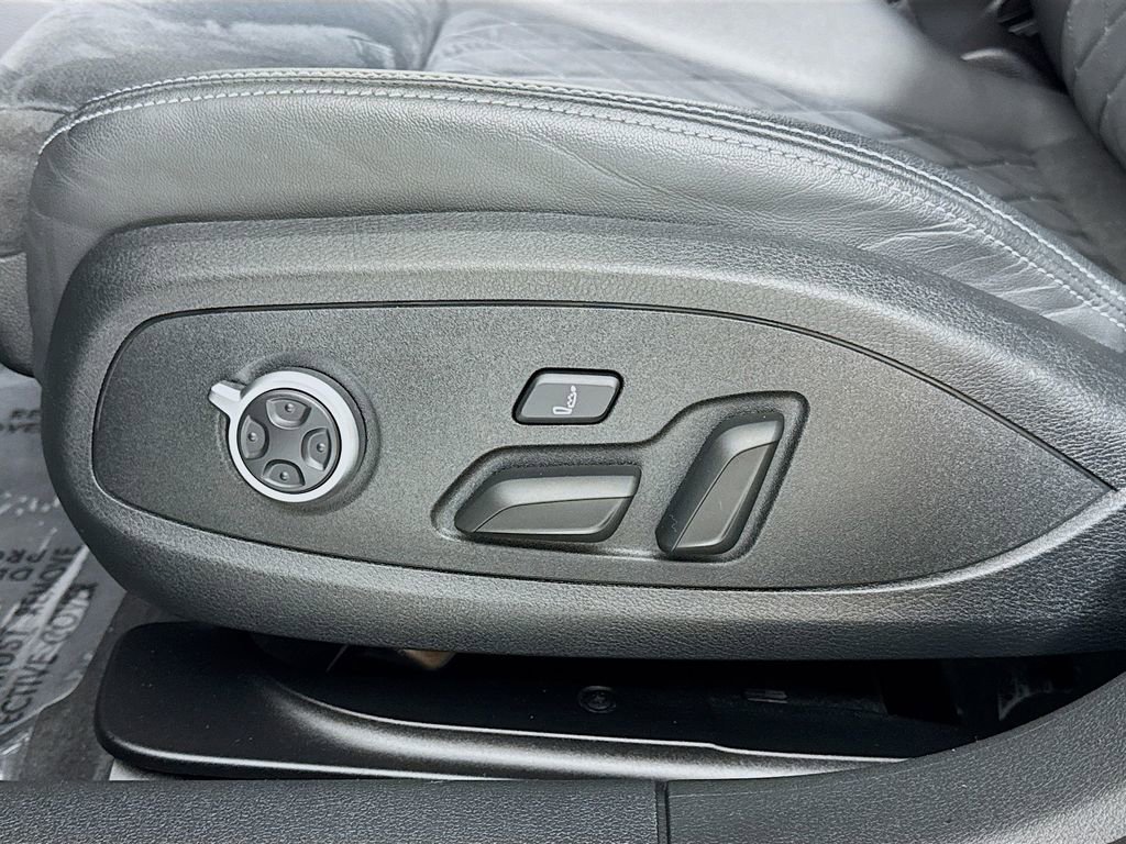 Used 2023 Audi S4 Premium Plus w/ Premium Plus Package image 17