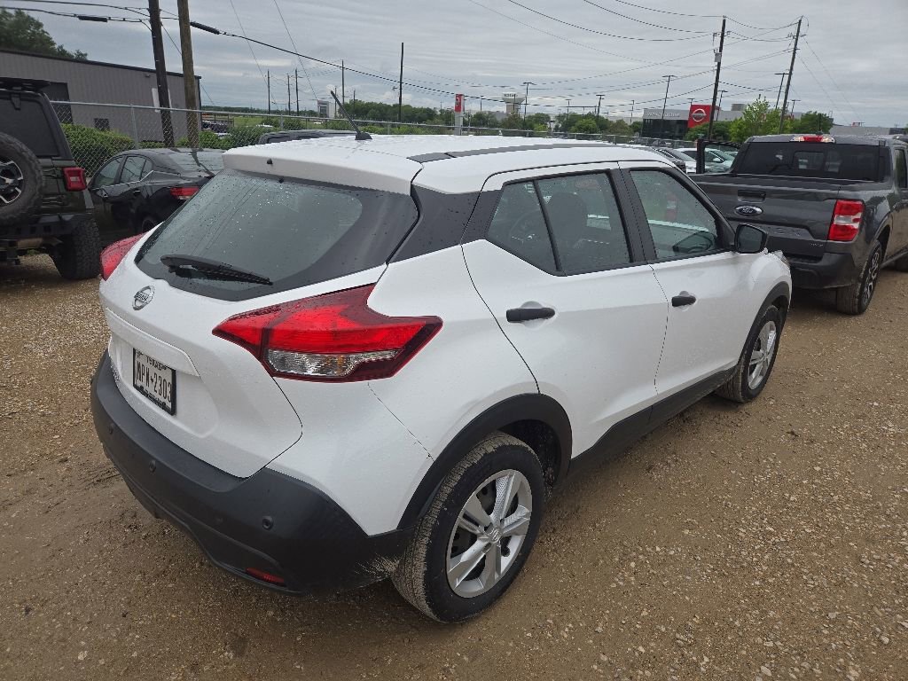 Used 2020 Nissan Kicks S FWD image 3