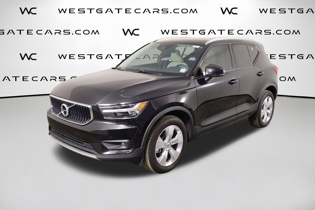 Used 2022 Volvo XC40 T5 Momentum