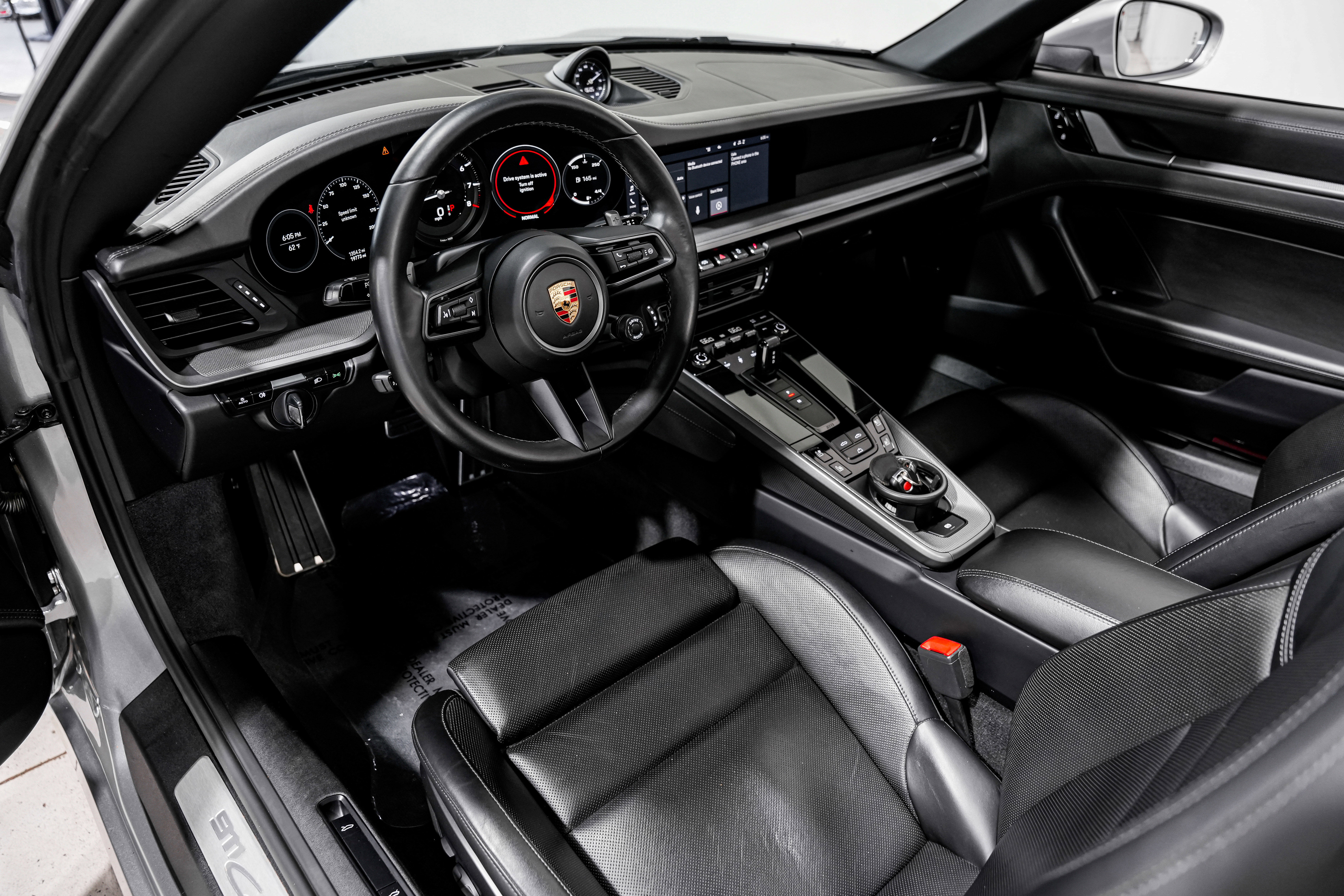 Used 2020 Porsche 911 Carrera 4S AWD/4WD image 9