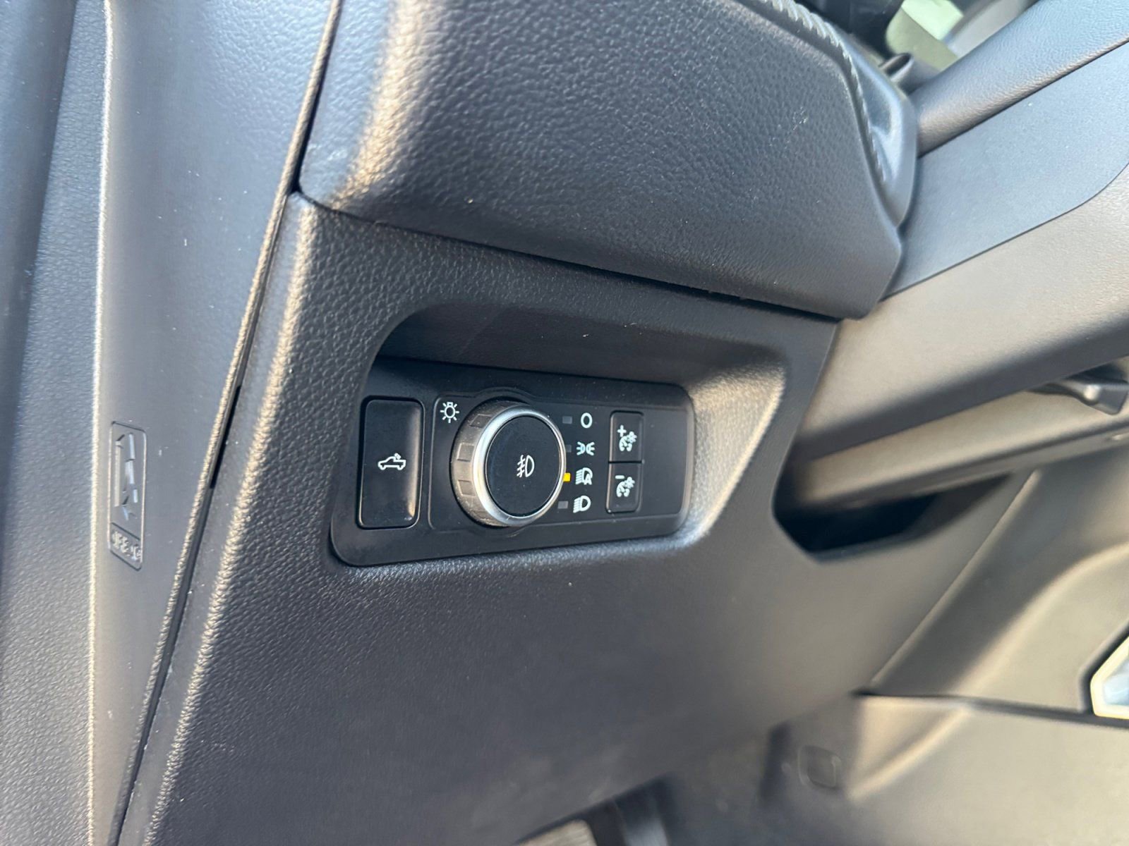 Used 2024 Ford Ranger Lariat w/ Advanced Towing Package image 24