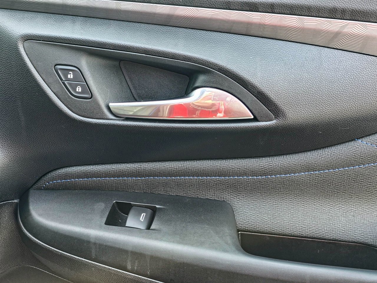 Used 2025 Buick Envista Sport Touring w/ Convenience I Package image 38