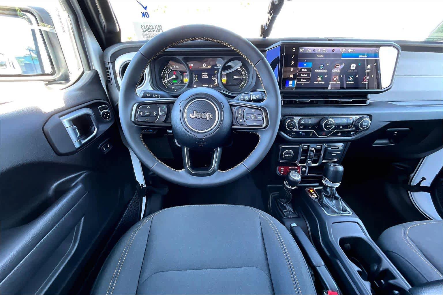 Used 2024 Jeep Wrangler Unlimited AWD/4WD image 5