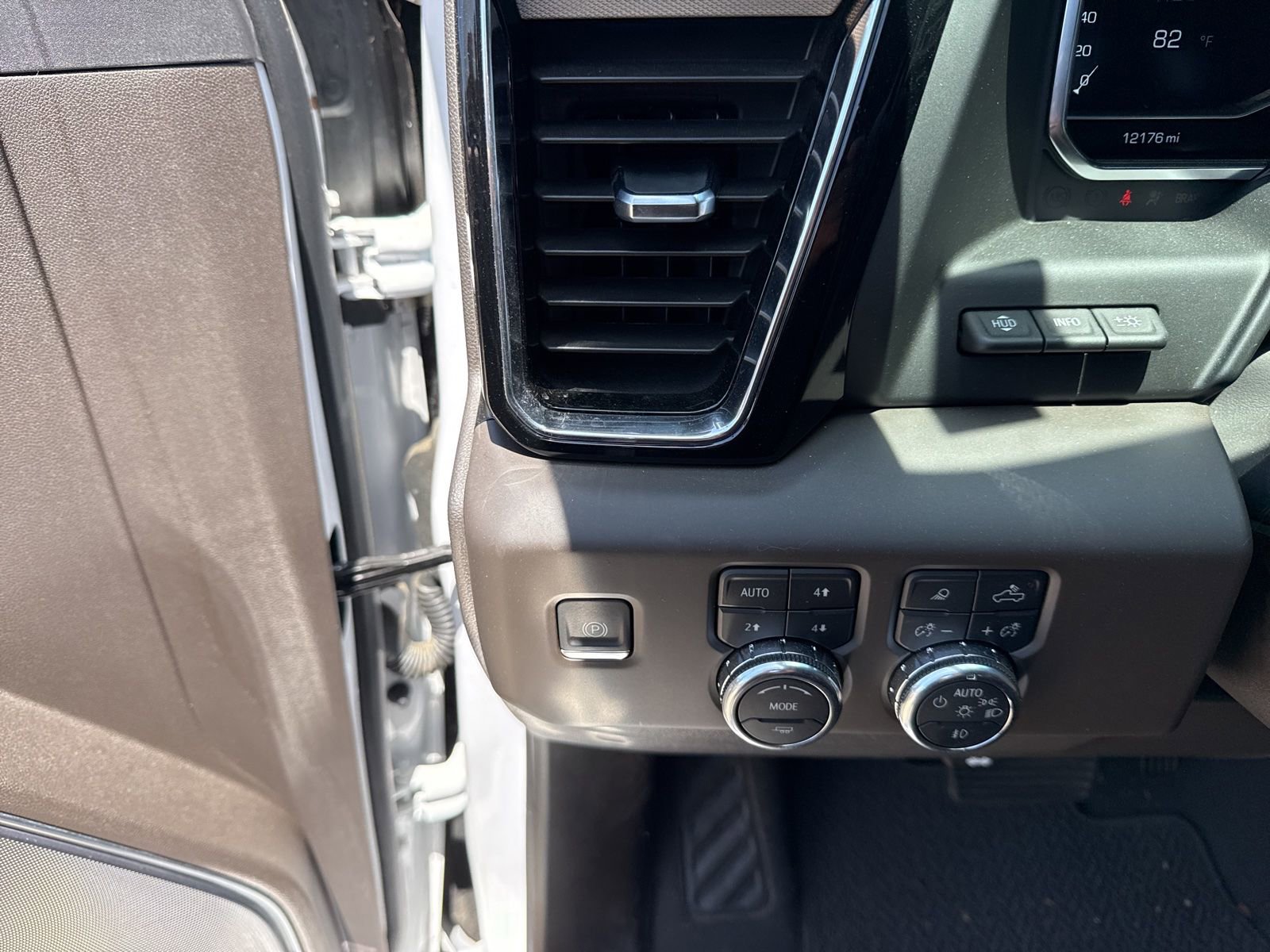 Used 2024 GMC Sierra 1500 Denali w/ Technology Package AWD/4WD image 17