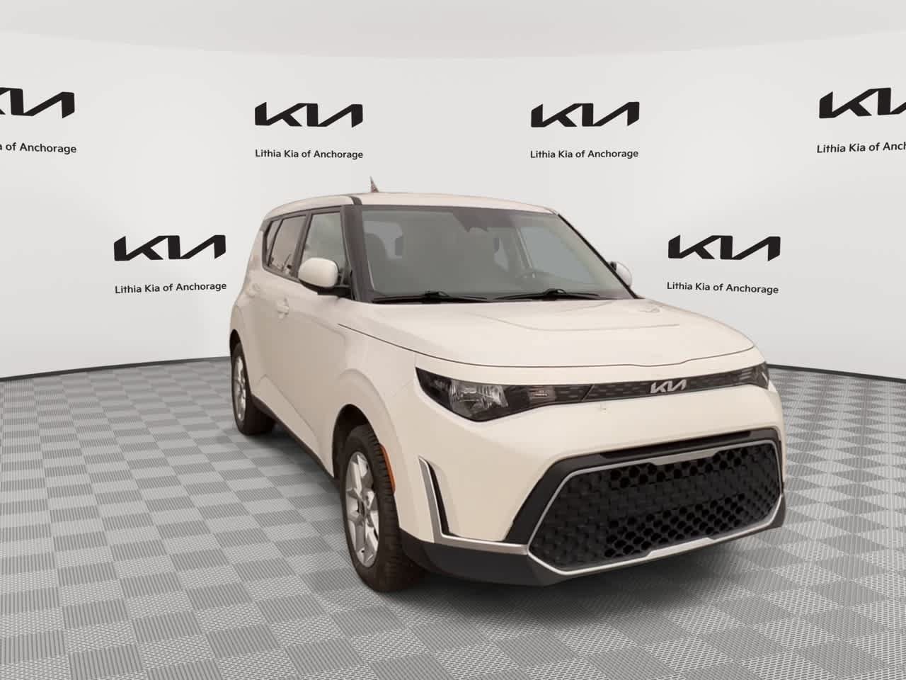 Used 2024 Kia Soul LX w/ Option Group 015 FWD image 2