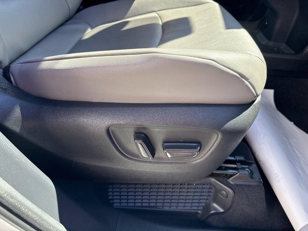 Certified 2026 Toyota Sienna XLE FWD image 37