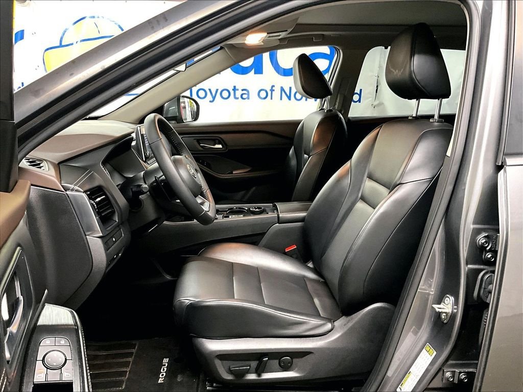 Used 2022 Nissan Rogue SV w/ SV Premium Package AWD/4WD image 10