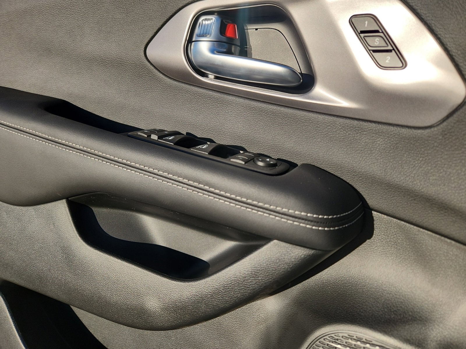 New 2026 Chrysler Pacifica Select w/ S Appearance Package AWD/4WD image 14