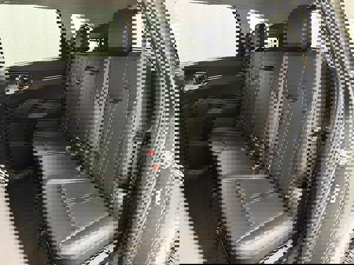 Used 2024 Kia Sorento S image 27