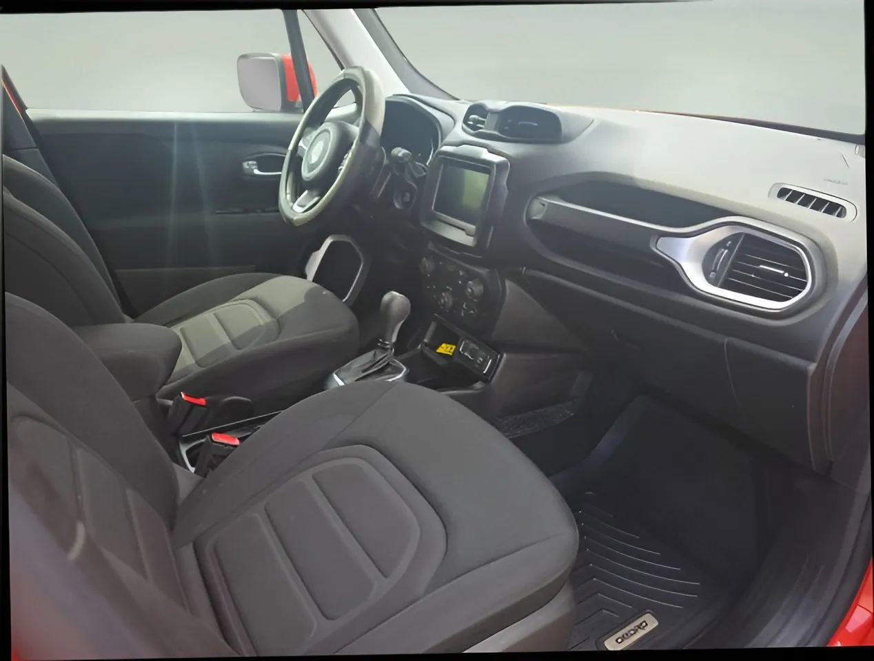Used 2021 Jeep Renegade Latitude FWD image 22