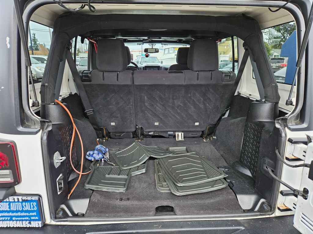 Used 2013 Jeep Wrangler Unlimited Sport image 10