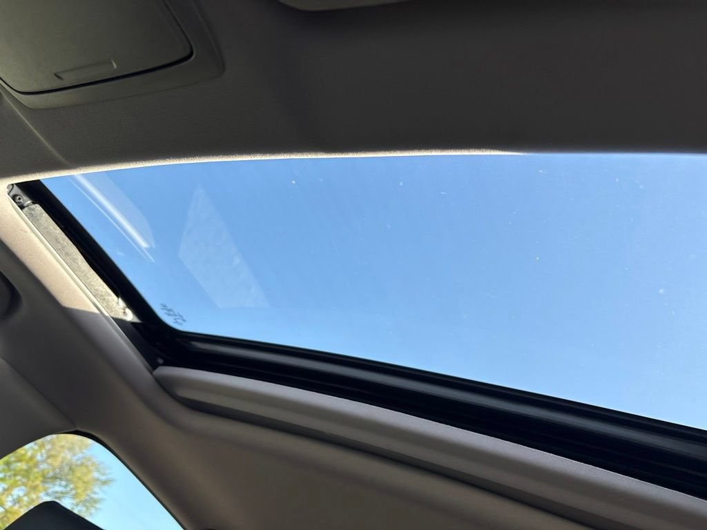 Used 2022 Honda CR-V Touring image 5