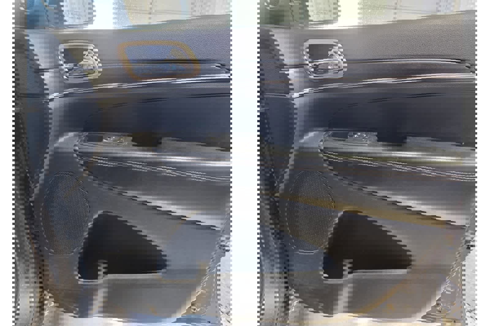 Used 2017 Jeep Grand Cherokee Limited image 13