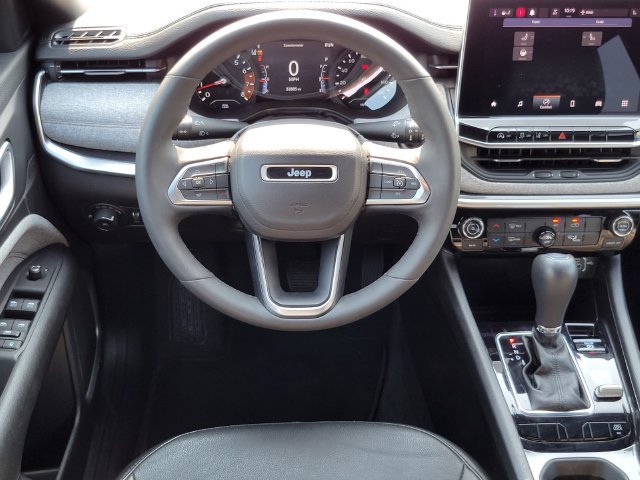 Used 2023 Jeep Compass Latitude AWD/4WD image 5