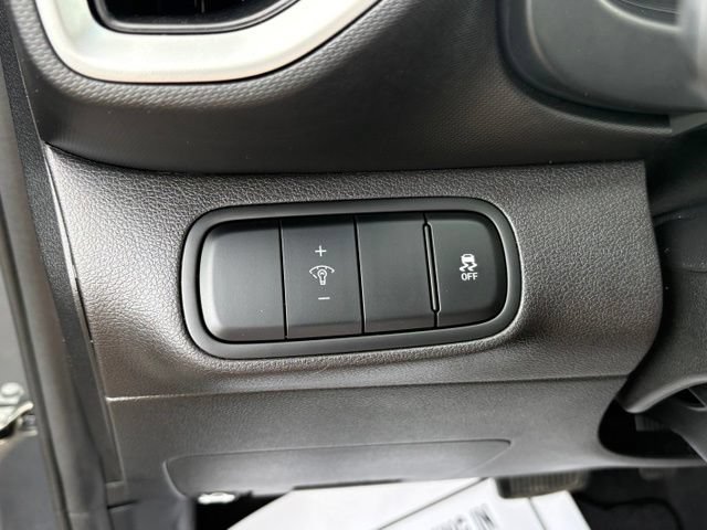 Used 2023 Hyundai Venue SEL FWD image 23