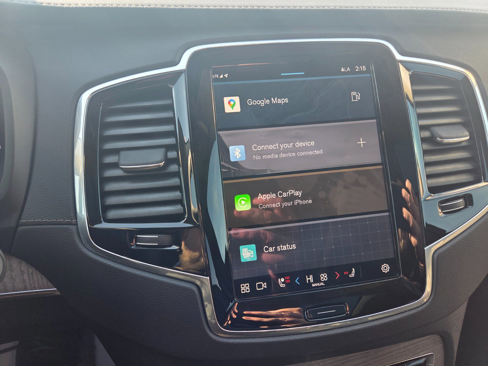 Used 2024 Volvo XC90 B6 Ultimate w/ Protection Package Premier image 16