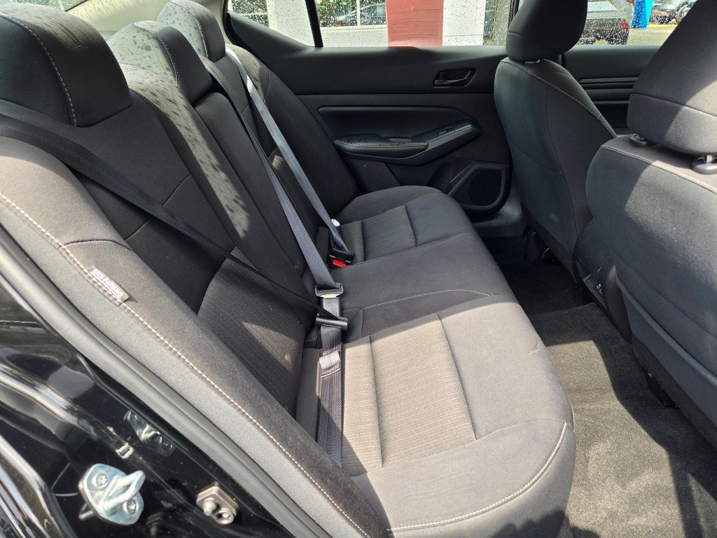Used 2025 Nissan Altima 2.5 SV FWD image 11