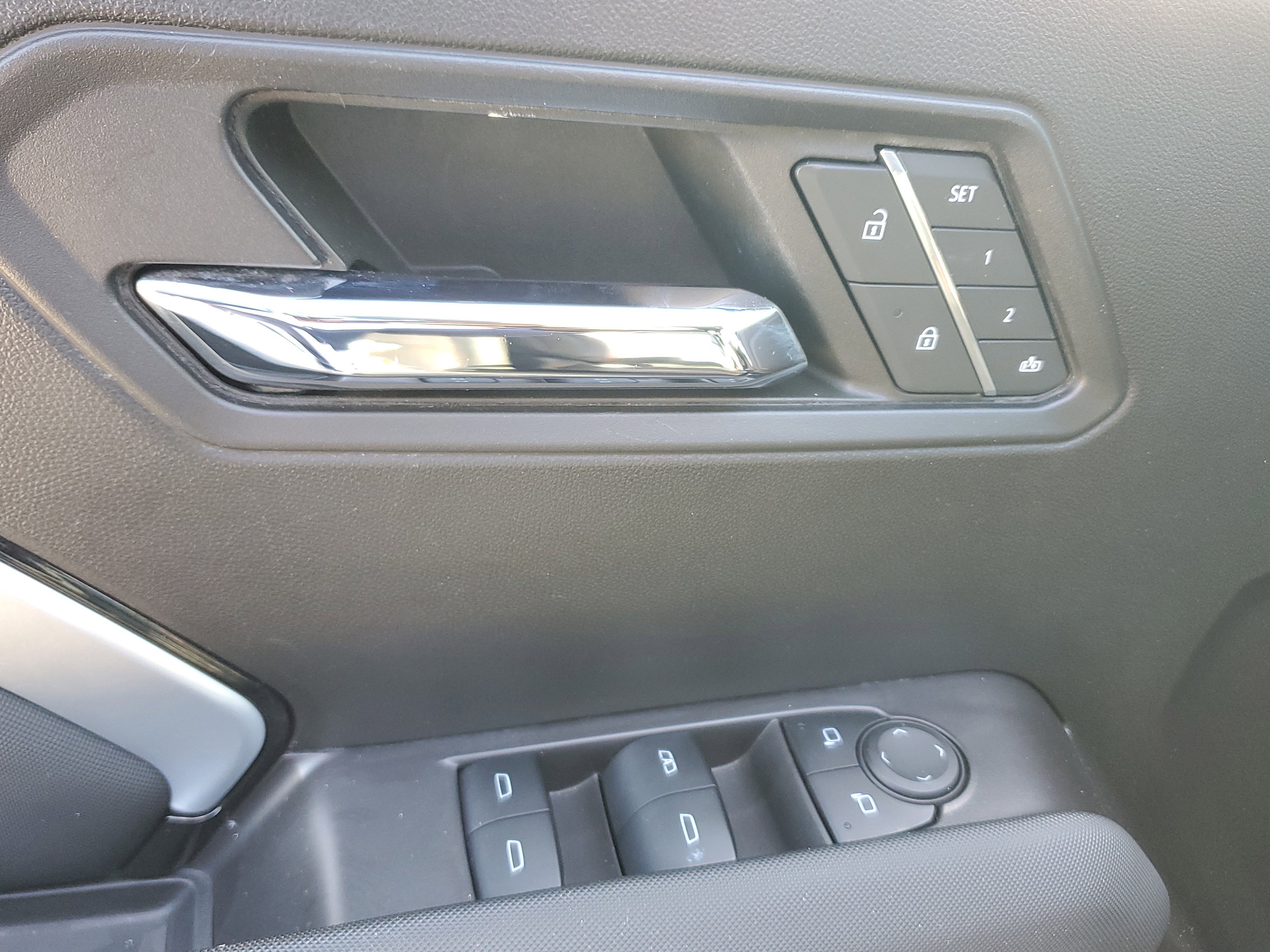 Used 2023 Chevrolet Colorado Z71 w/ Z71 Convenience Package 2 image 26