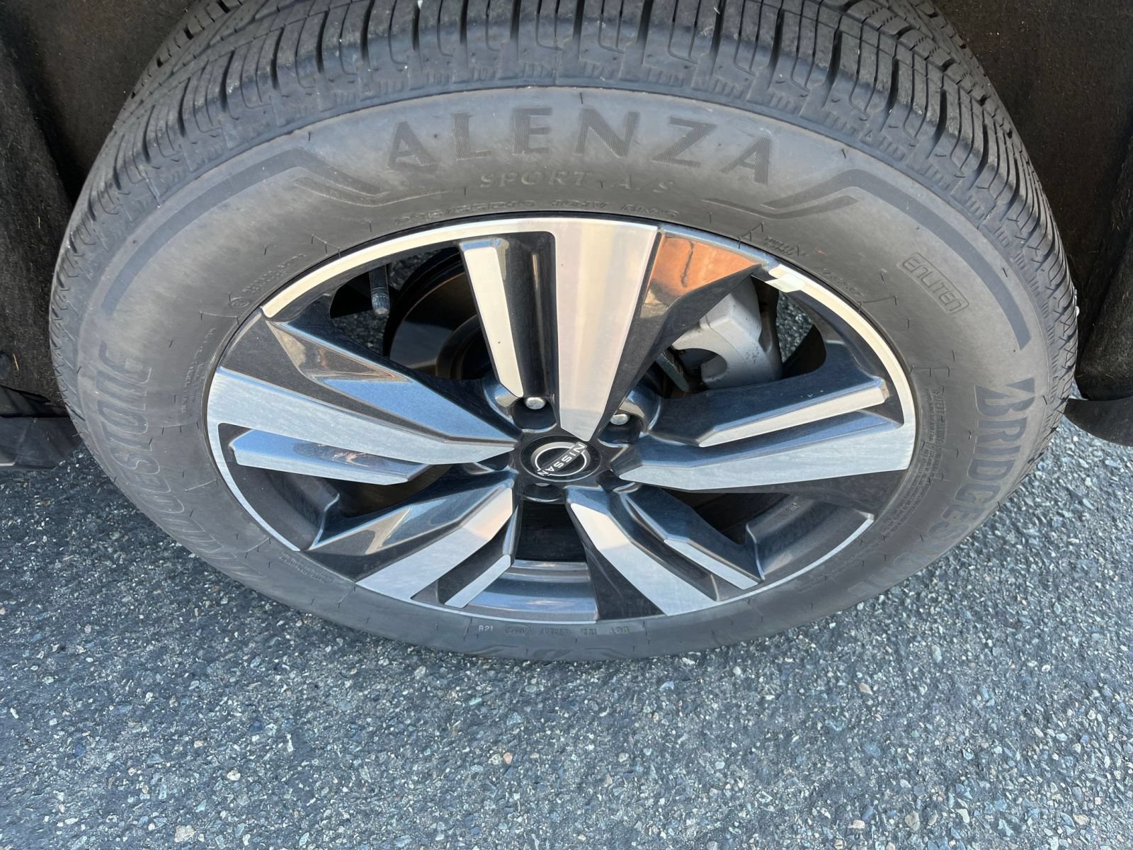 Used 2026 Nissan Rogue SL AWD/4WD image 28