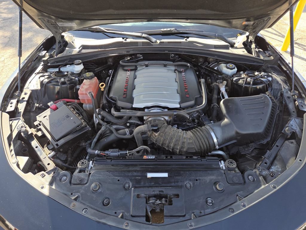 Used 2018 Chevrolet Camaro SS RWD image 9