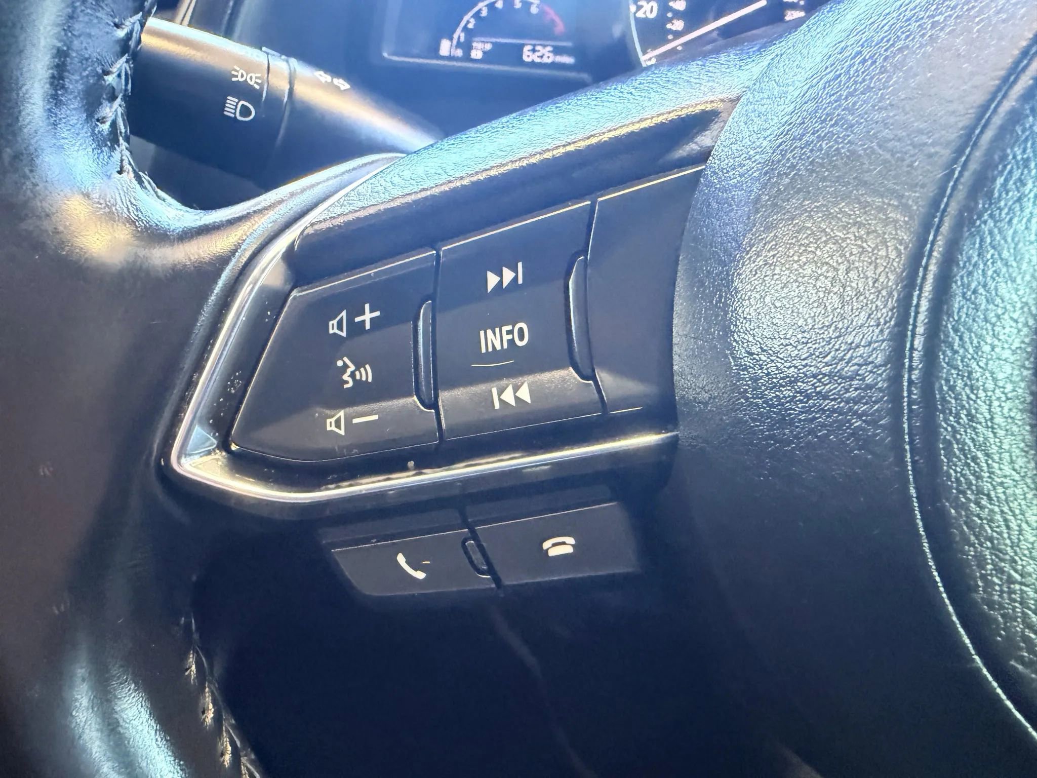 Used 2017 MAZDA MAZDA3 Touring image 13