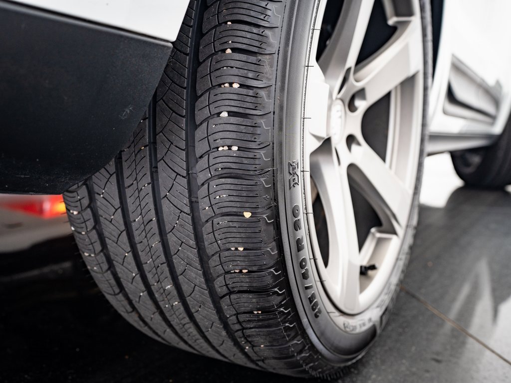 Certified 2024 Porsche Macan image 40