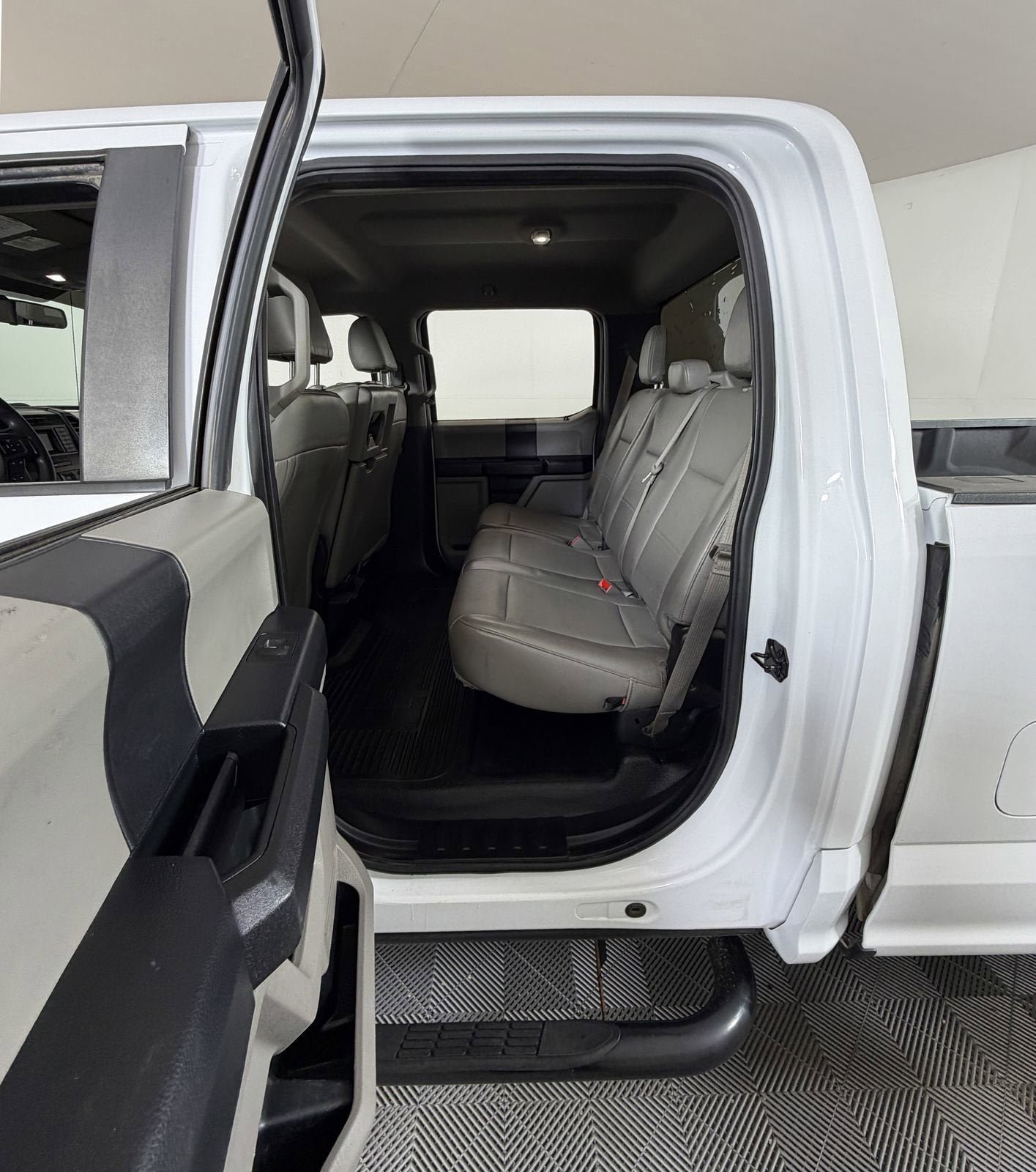 Used 2019 Ford F250 XL w/ Power Equipment Group AWD/4WD image 7