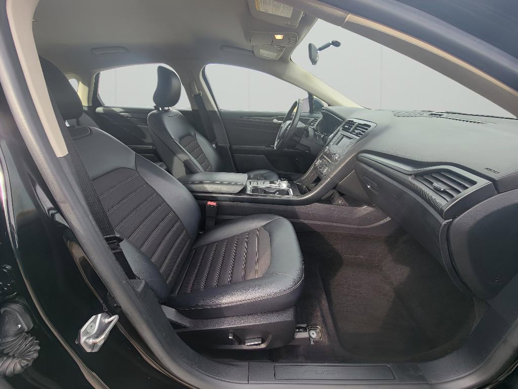 Used 2018 Ford Fusion SE w/ Equipment Group 601A image 32