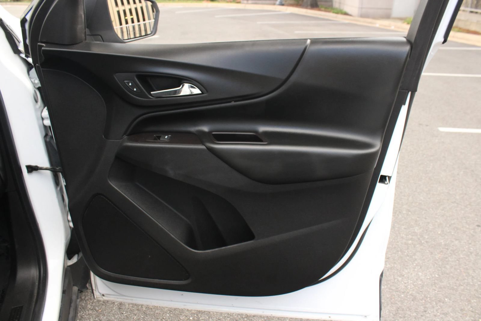 Used 2022 Chevrolet Equinox LT FWD image 26