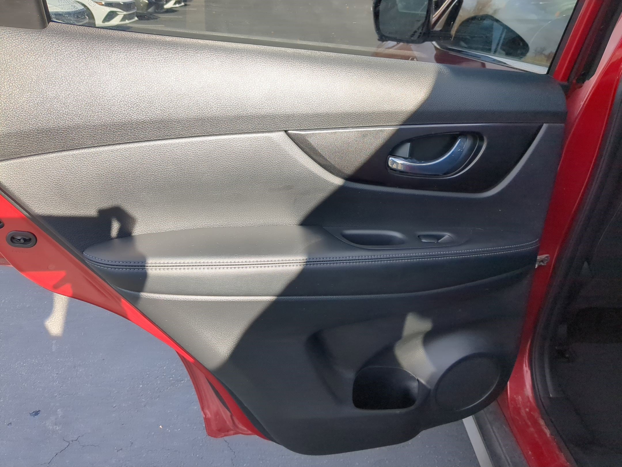 Used 2017 Nissan Rogue SV w/ SV Premium Package image 31