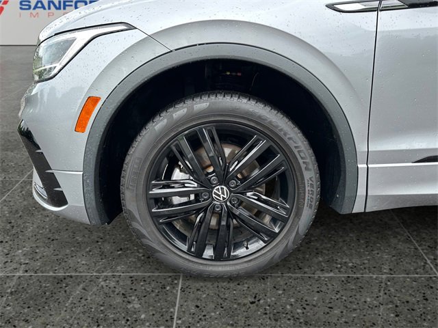 Used 2022 Volkswagen Tiguan SE R-Line image 14