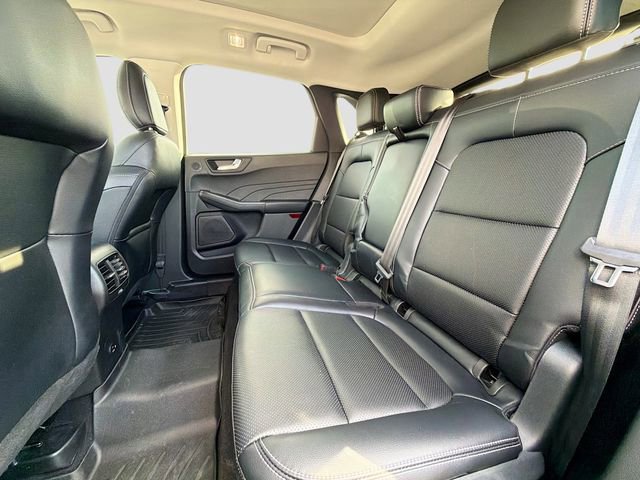 Used 2021 Ford Escape Titanium AWD/4WD image 22