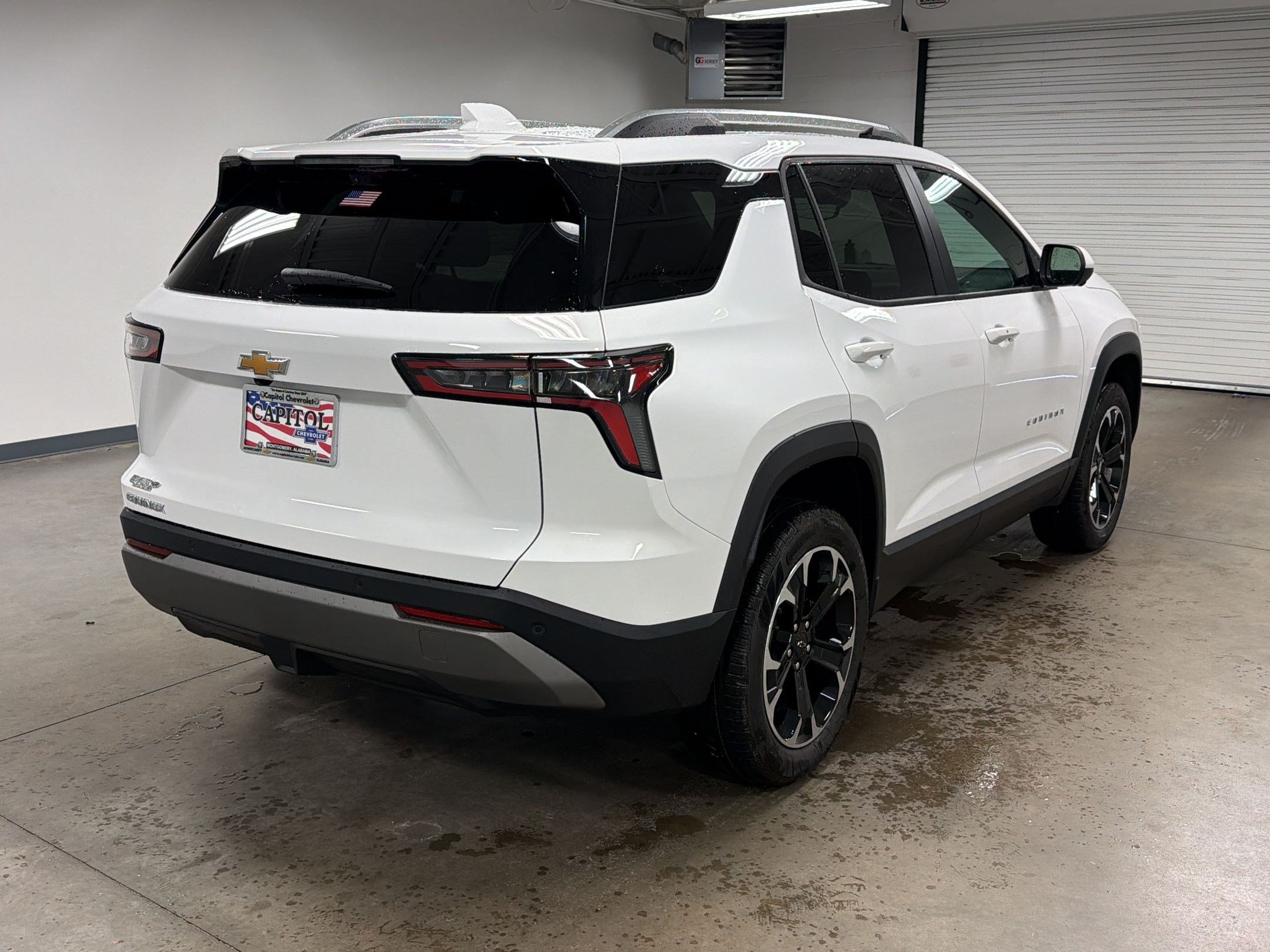 New 2026 Chevrolet Equinox LT w/ Convenience Package II FWD image 8
