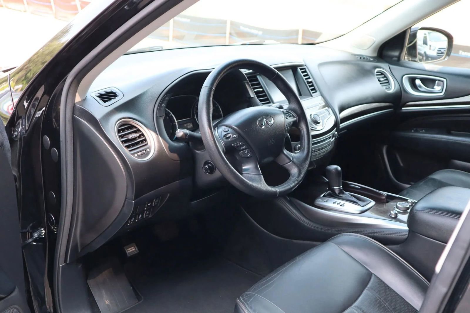 Used 2013 INFINITI JX35 AWD w/ Premium Pkg image 8