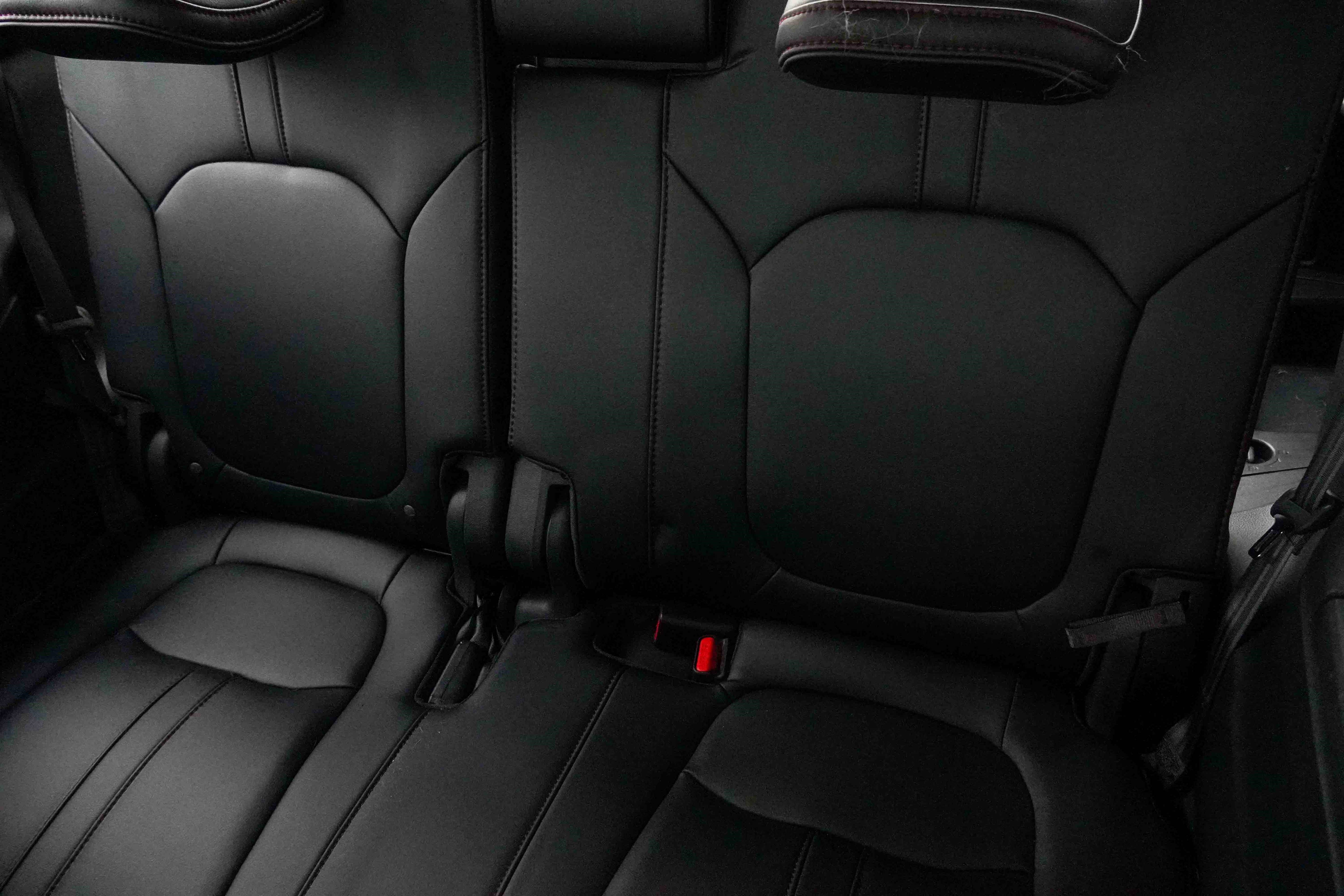 Used 2025 Honda Pilot Black Edition image 41