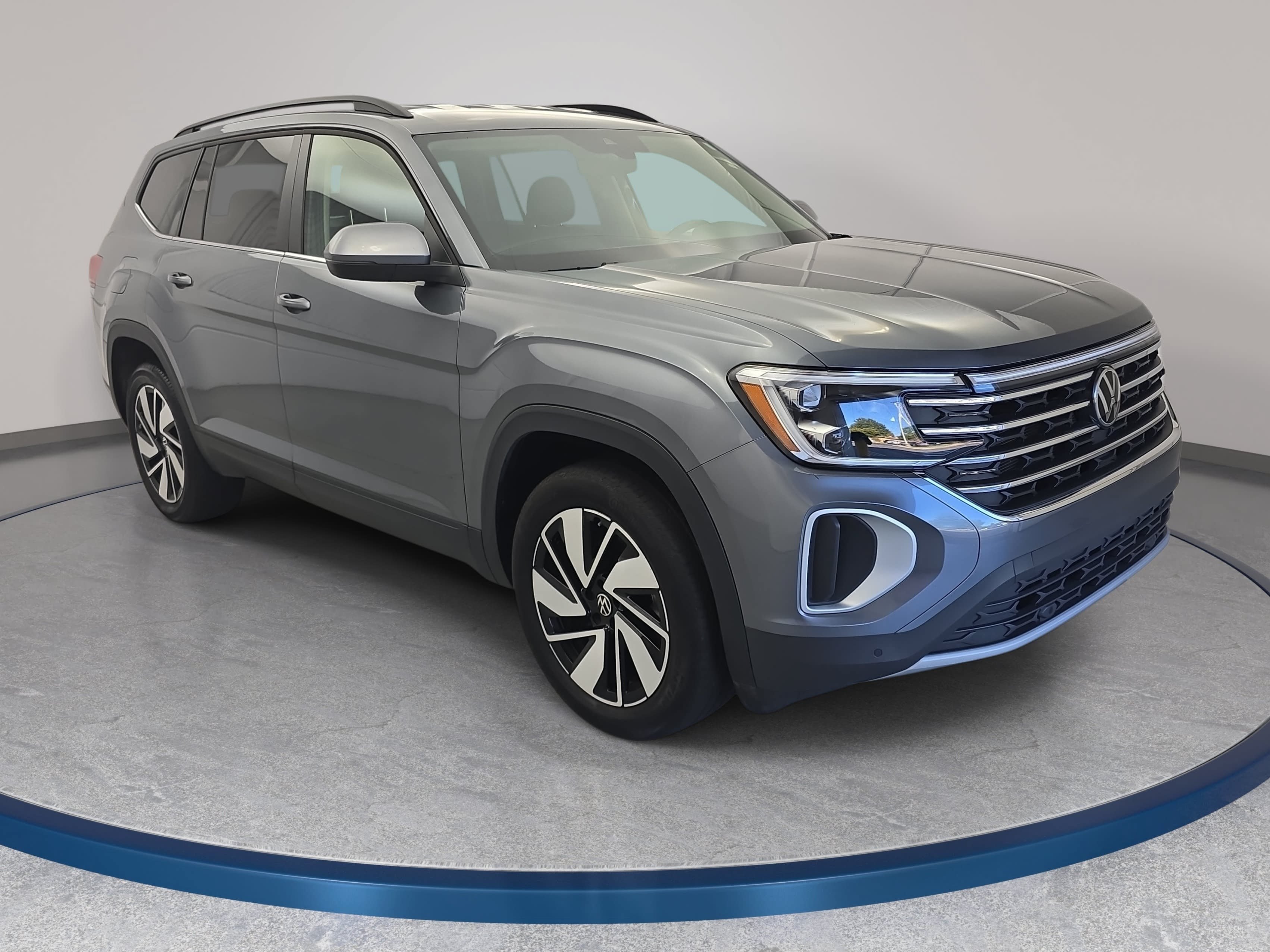 Used 2025 Volkswagen Atlas SE FWD image 3