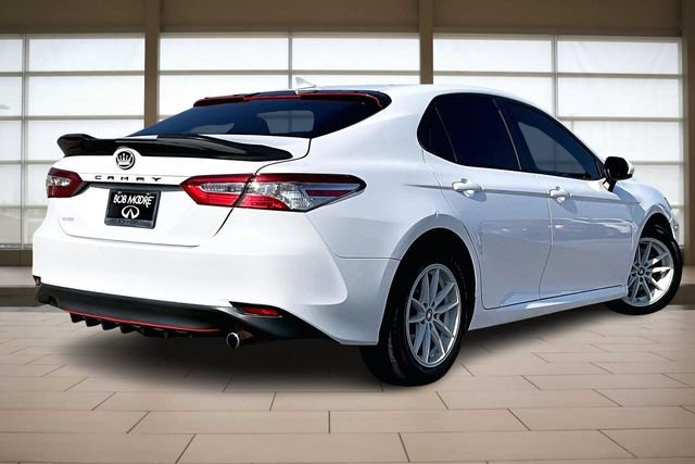 Used 2019 Toyota Camry LE image 2