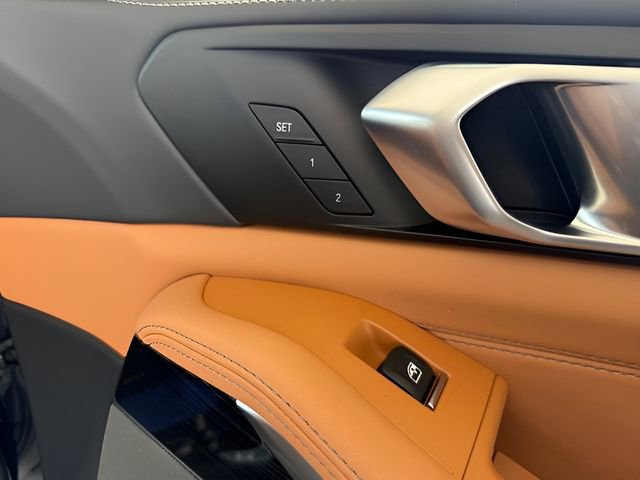 Used 2026 BMW X7 xDrive40i image 36