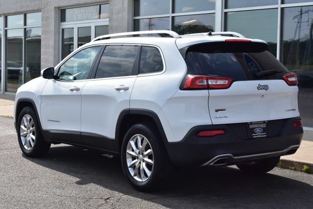 Used 2017 Jeep Cherokee Limited AWD/4WD image 8