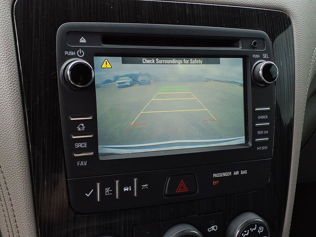 Used 2015 Chevrolet Traverse LT w/ Style and Technology Package FWD image 11