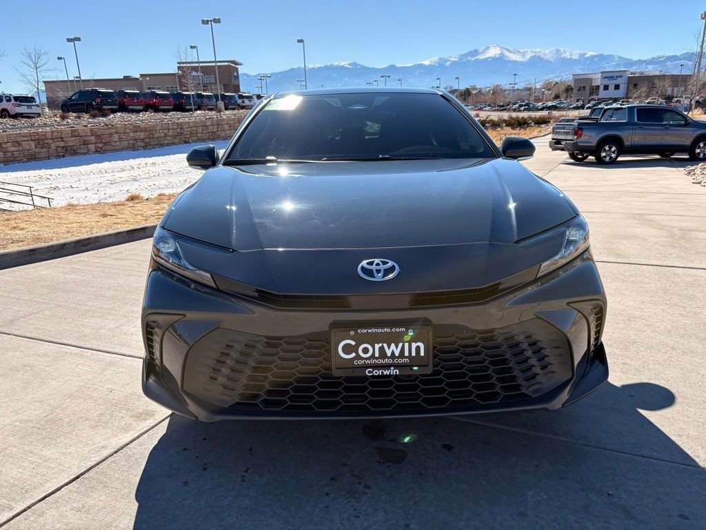 Used 2025 Toyota Camry SE w/ Convenience Package image 2
