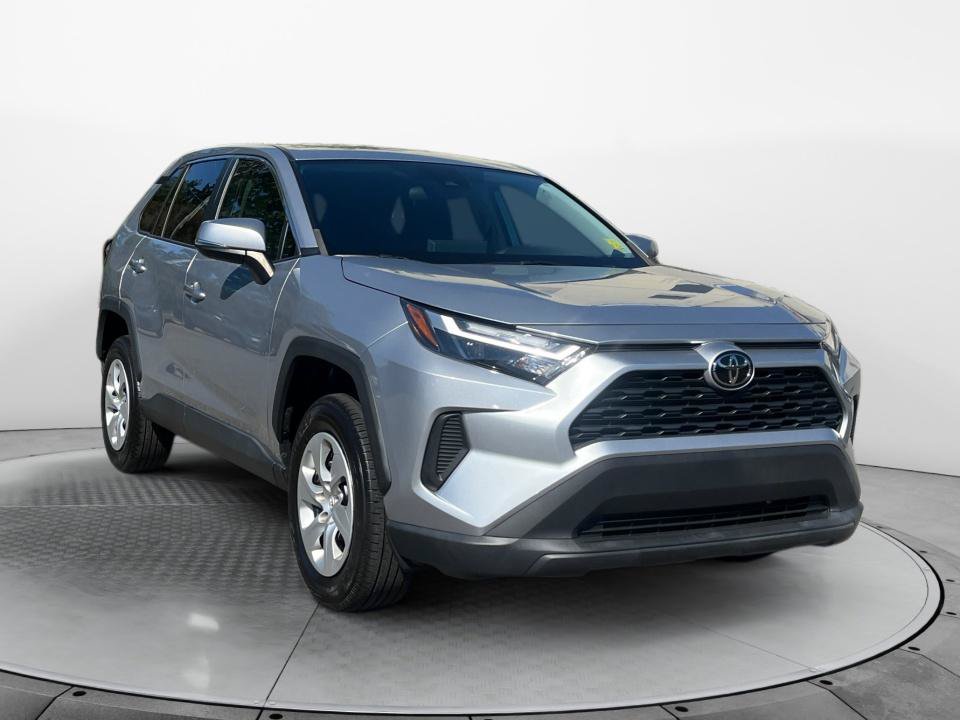 Used 2023 Toyota RAV4 LE FWD image 3