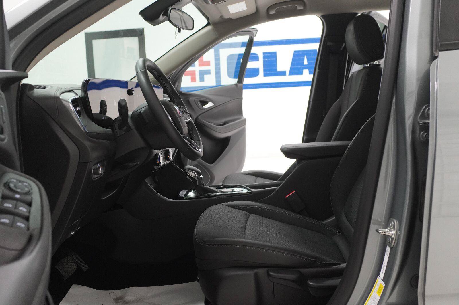 Used 2025 Buick Encore GX Preferred FWD image 5
