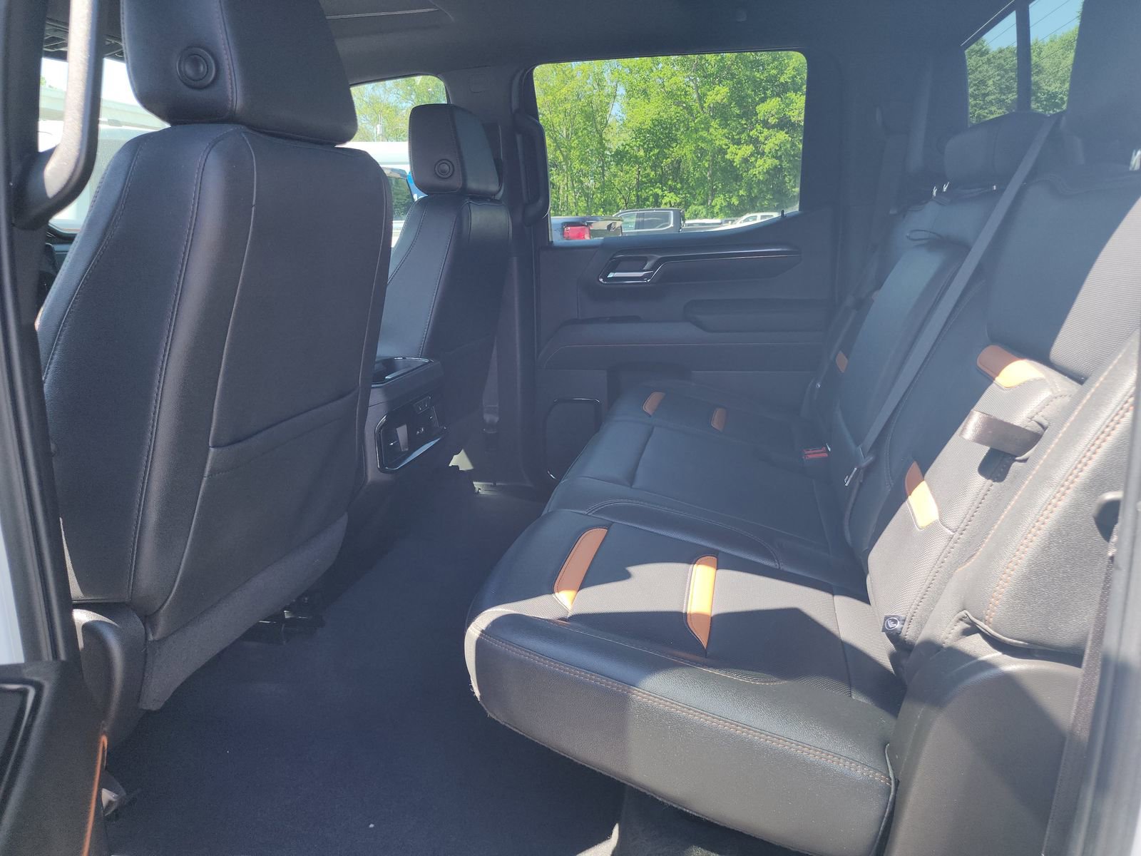 Used 2023 GMC Sierra 1500 AT4 w/ Technology Package AWD/4WD image 15