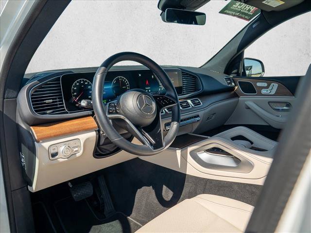 Certified 2025 Mercedes-Benz GLE 450e 4MATIC w/ Winter Package image 24